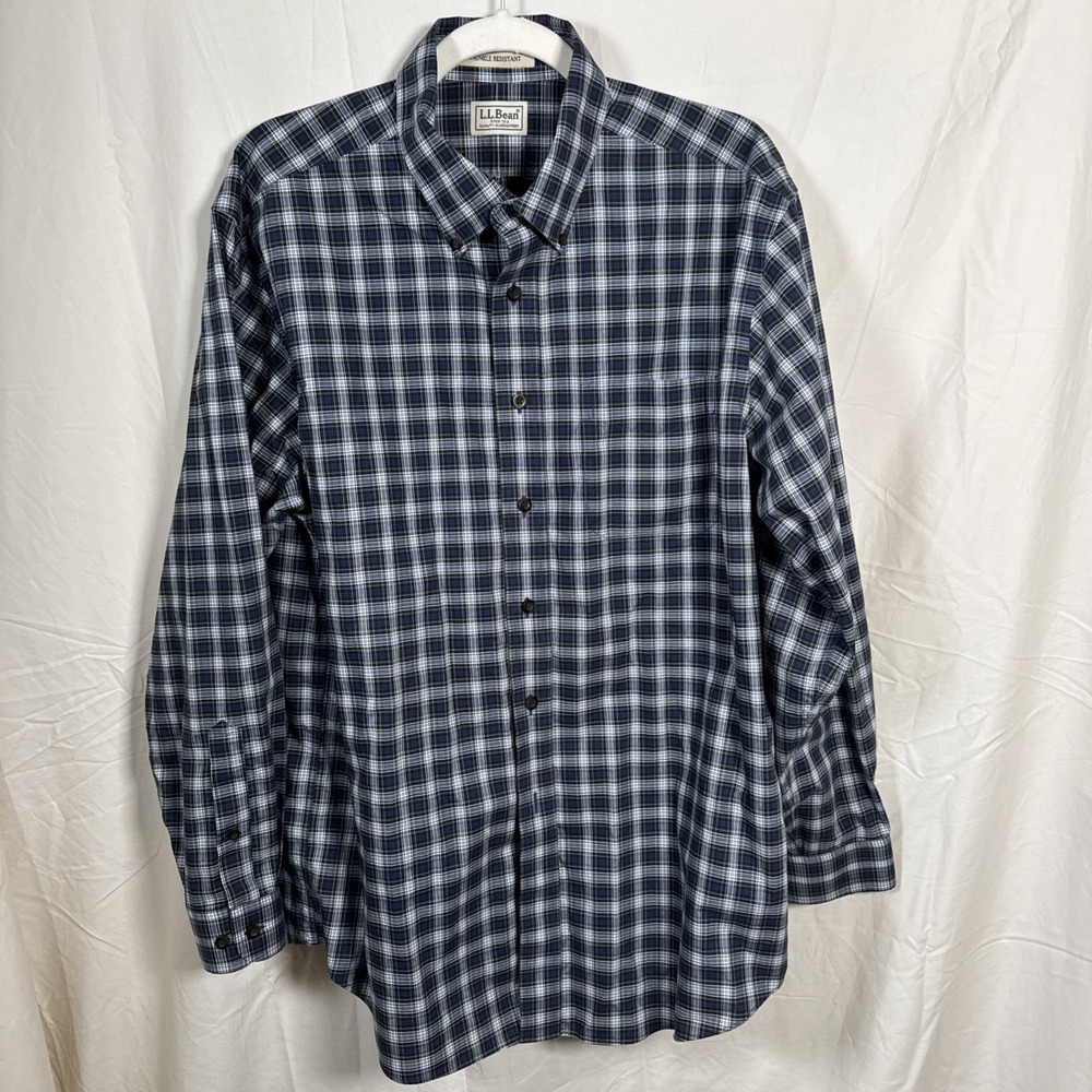 L.L.Bean Men's Wrinkle Resistant Blue Plaid Button Down Size Large‎